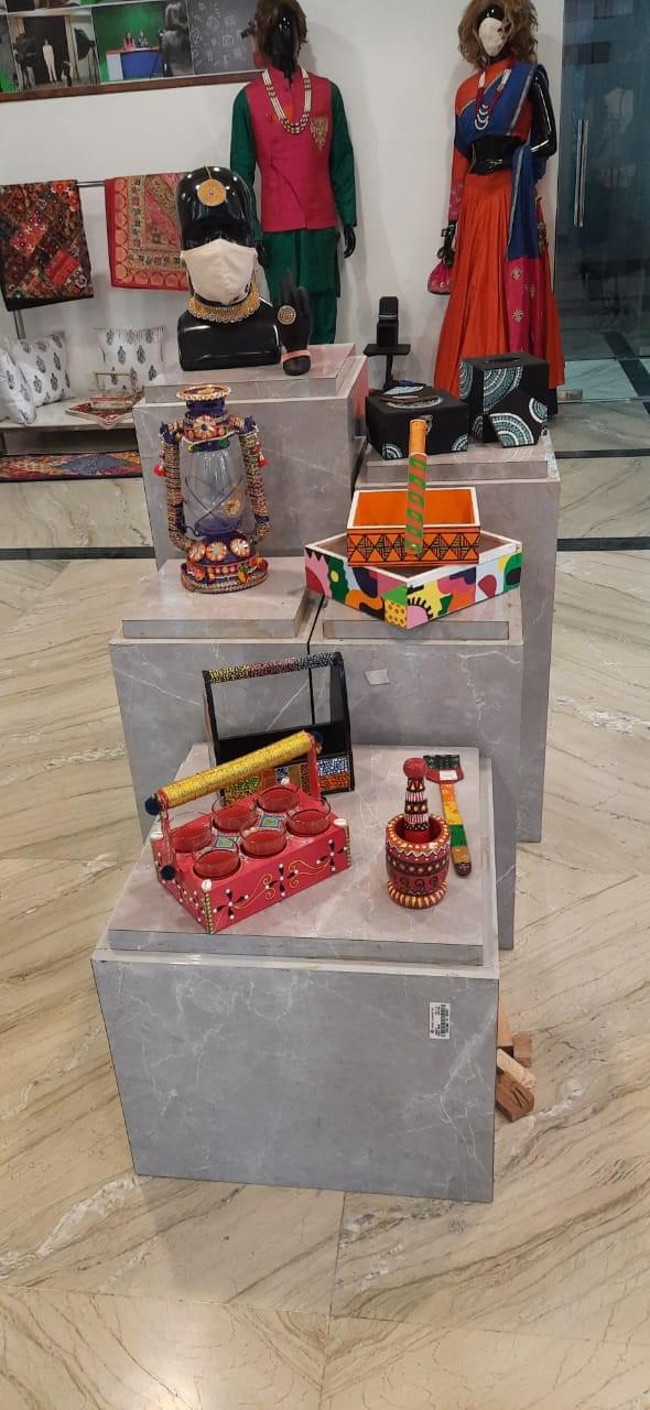 Satyam Fashion Institute Noida Resource Centre photo 13