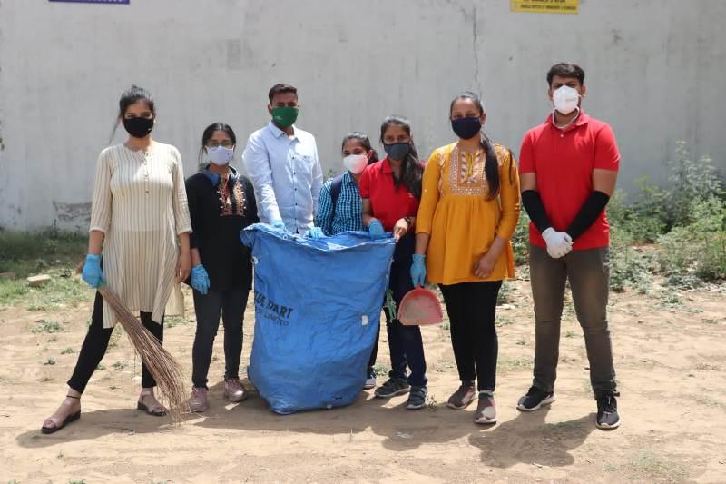 FIMT CLEAN CAMPUS : World Earth Day photo 4