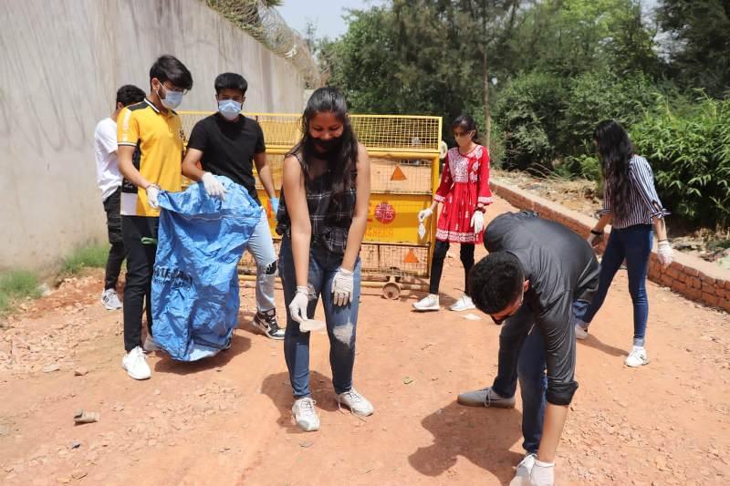 FIMT CLEAN CAMPUS : World Earth Day photo 2