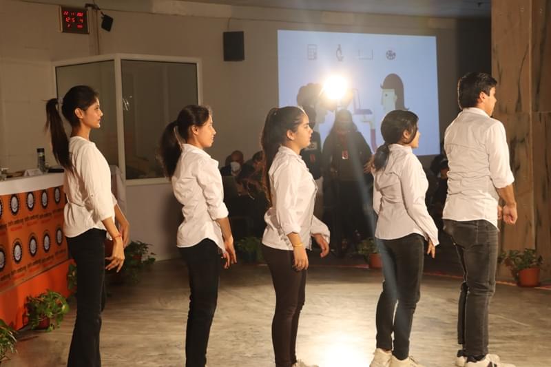 FIMT Student Orientation photo 3