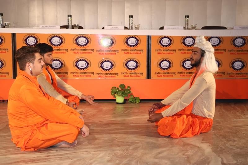 FIMT Student Orientation photo 4