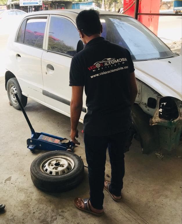 Vision Group of Institutions Nagpur Students Enjoying Hands On Practical photo 6