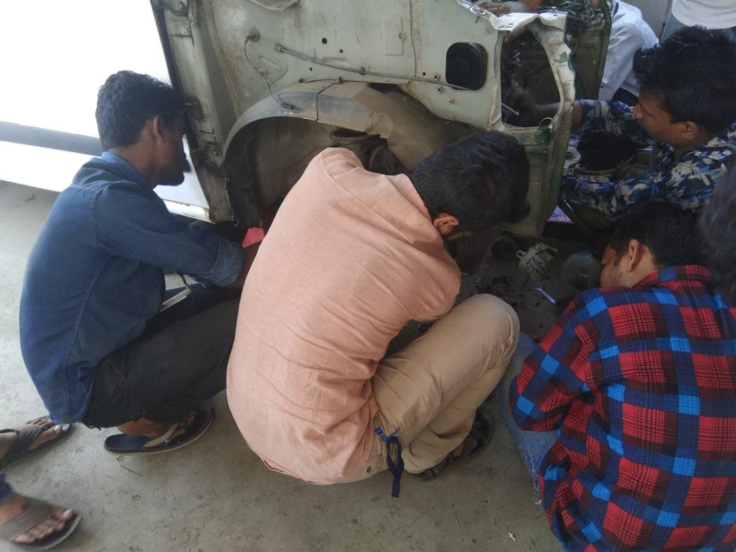 Vision Group of Institutions Nagpur Students Enjoying Hands On Practical photo 7