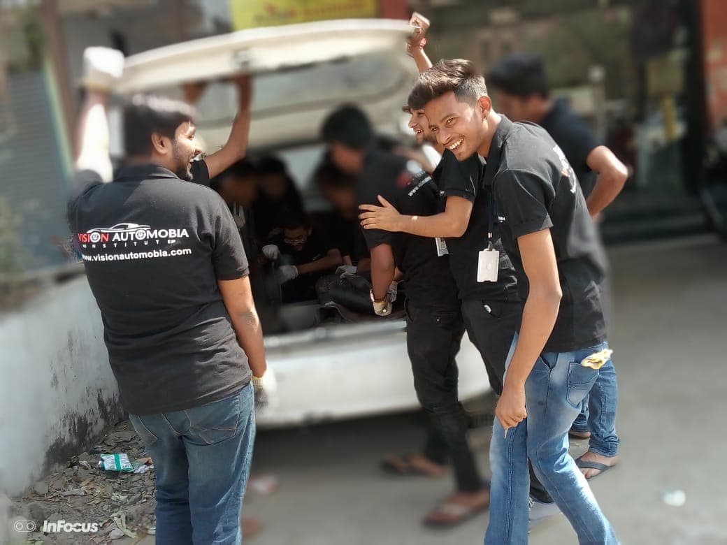 Vision Group of Institutions Nagpur Students Enjoying Hands On Practical photo 10