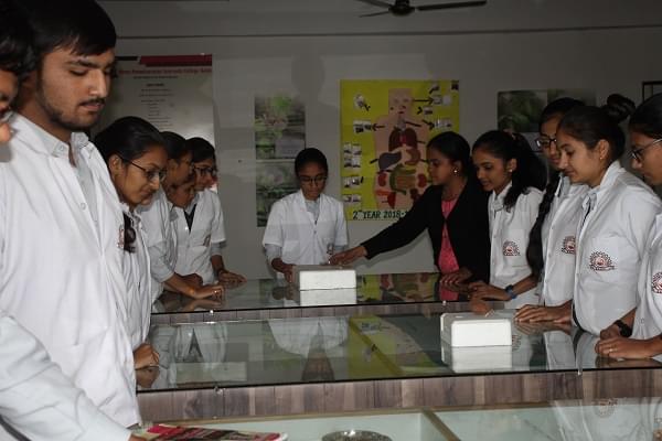Shree Swaminarayan Ayurvedic College Gandhinagar Labs photo 1