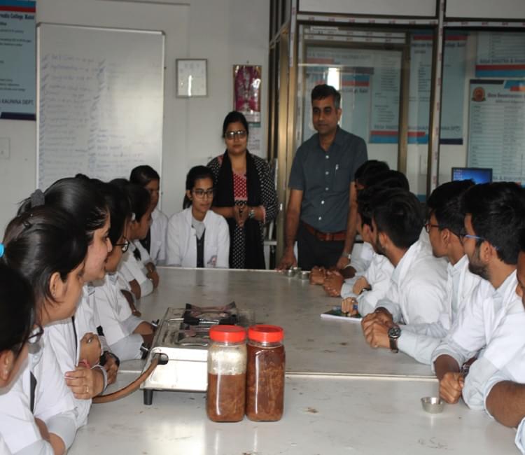 Shree Swaminarayan Ayurvedic College Gandhinagar Labs photo 5