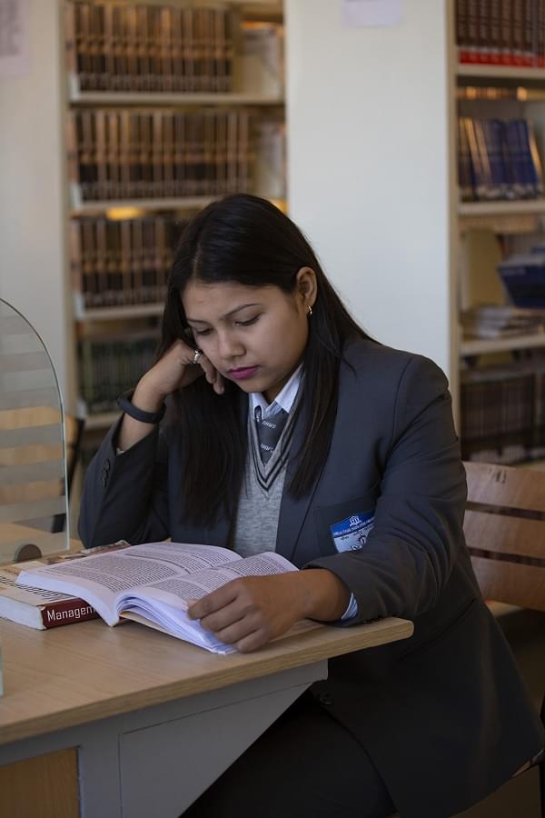 SRHU Library photo 4