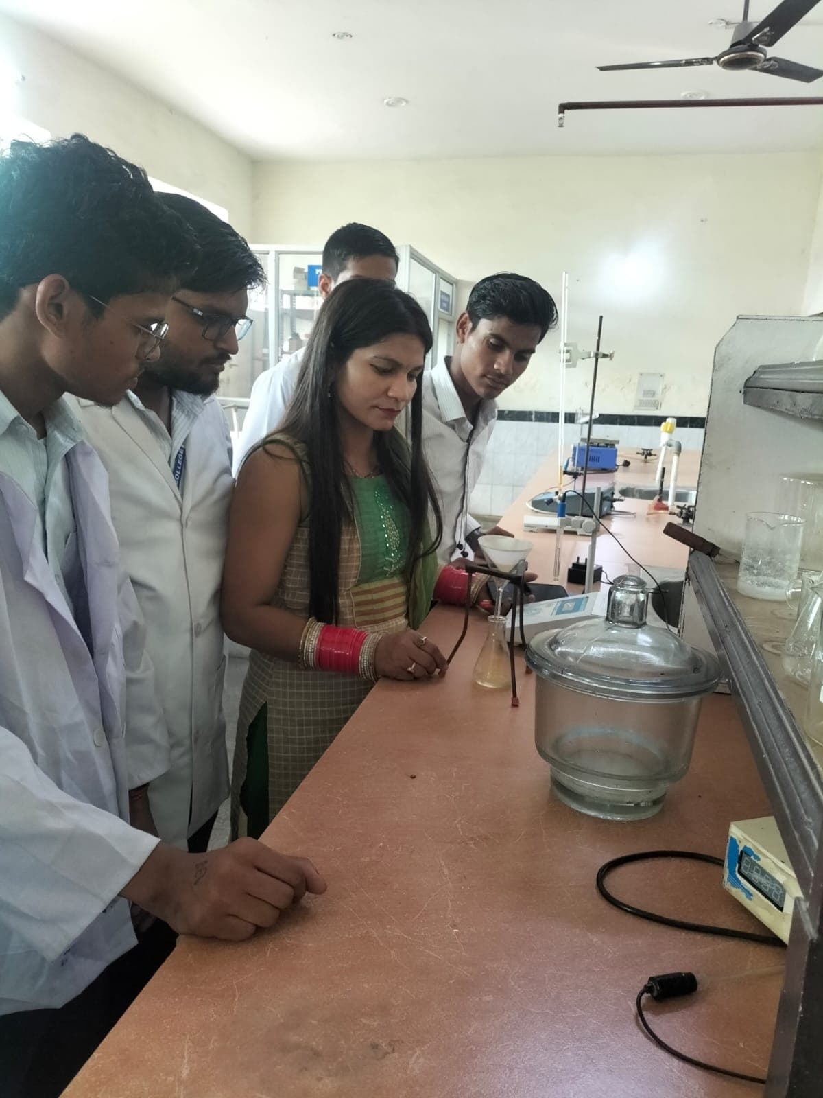 Oxford College Of Pharmacy Ghaziabad Labs photo 1
