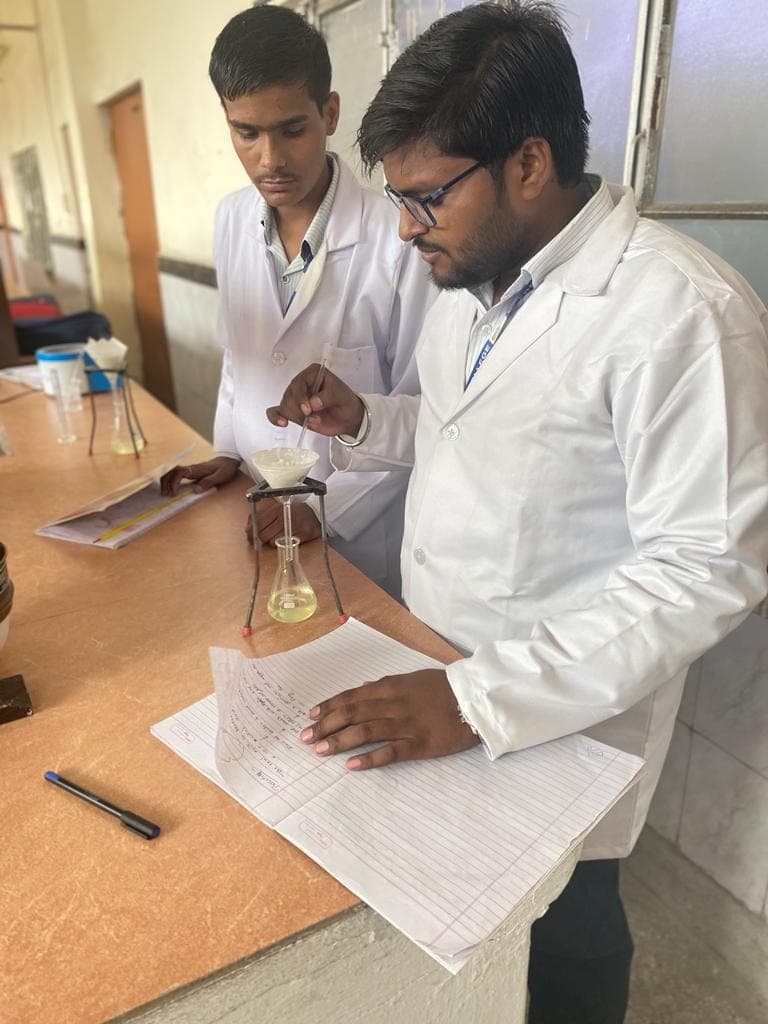 Oxford College Of Pharmacy Ghaziabad Labs photo 7
