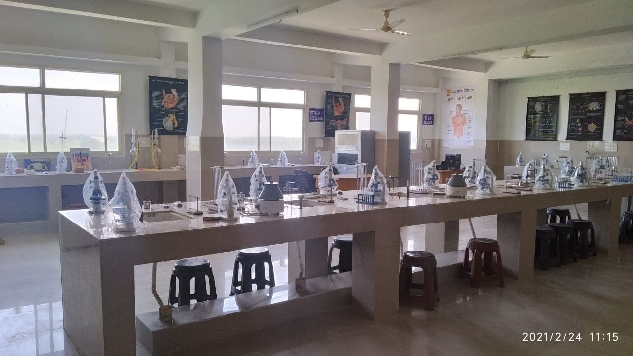 Naiminath Ayurvedic Medical College, Hospital & Research Center Agra Laboratory photo 3