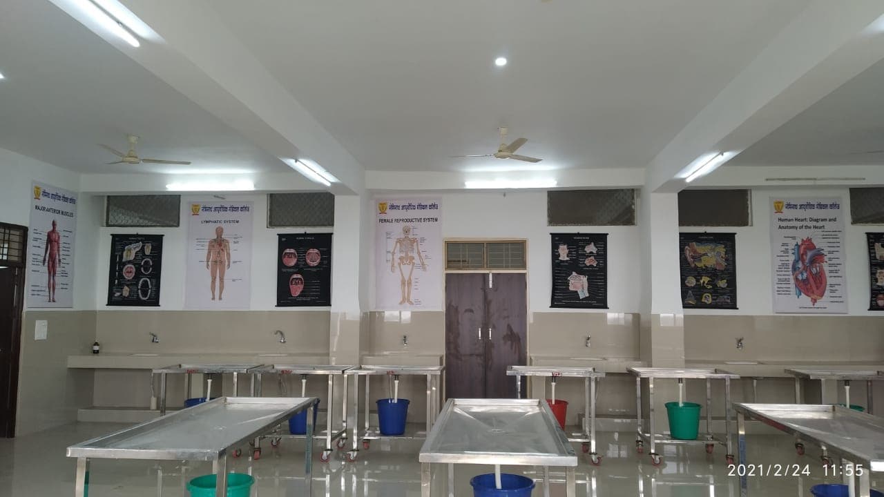 Naiminath Ayurvedic Medical College, Hospital & Research Center Agra Laboratory photo 6