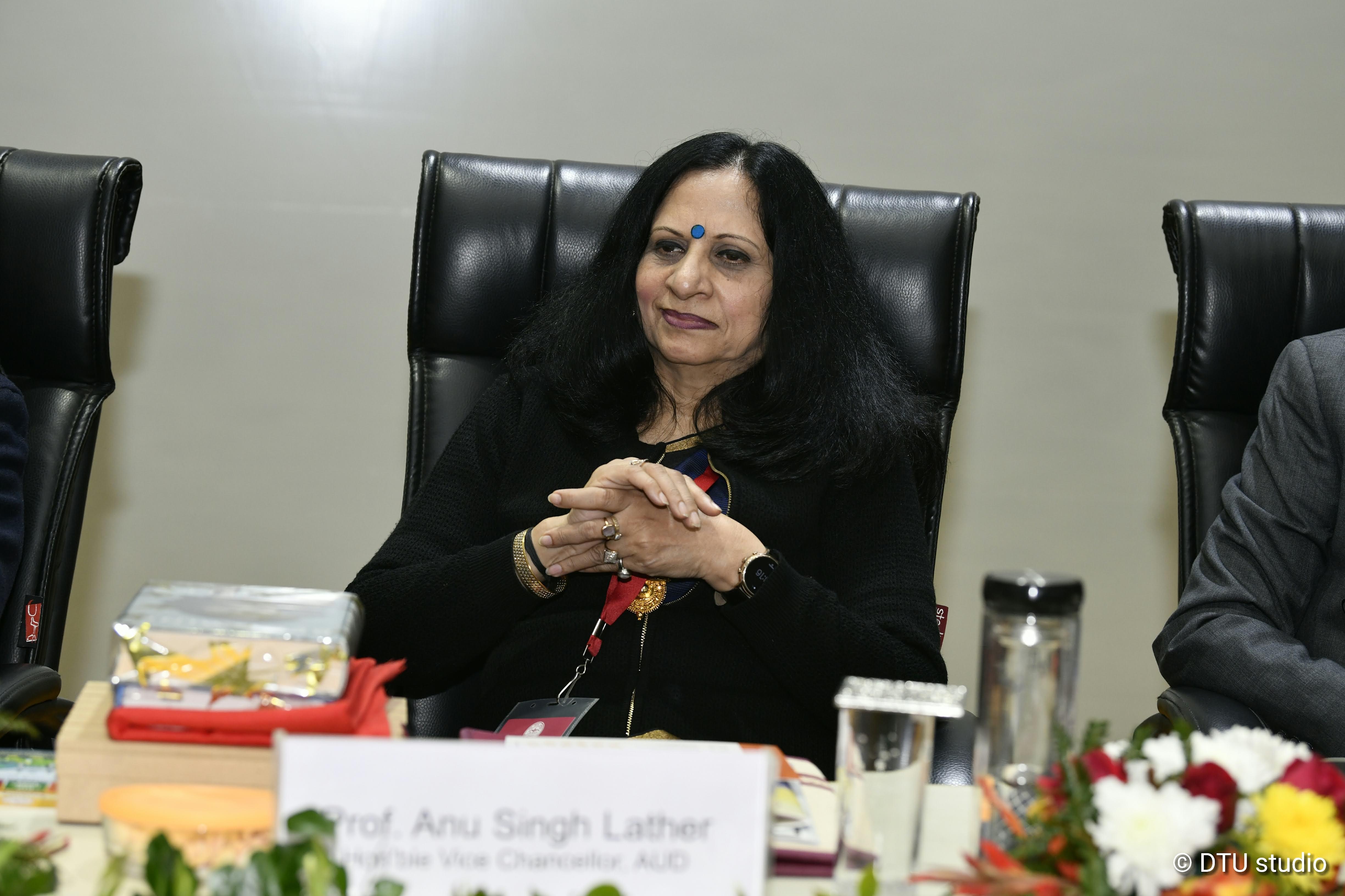 DTU Golden Pride photo 3