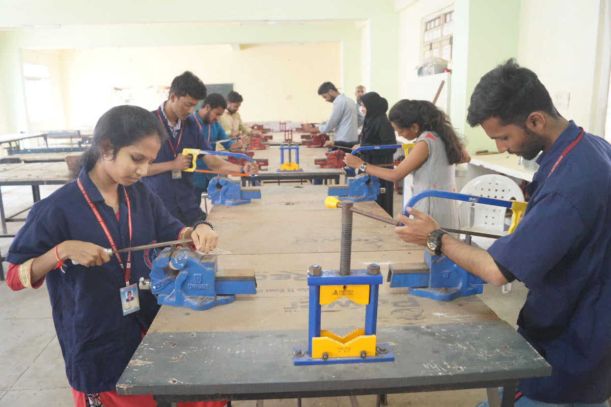 Kasireddy NarayanReddy College of Engineering and Research Hayathnagar Lab photo 5