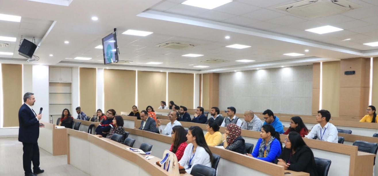 SCMS Noida Infrastructure photo 1