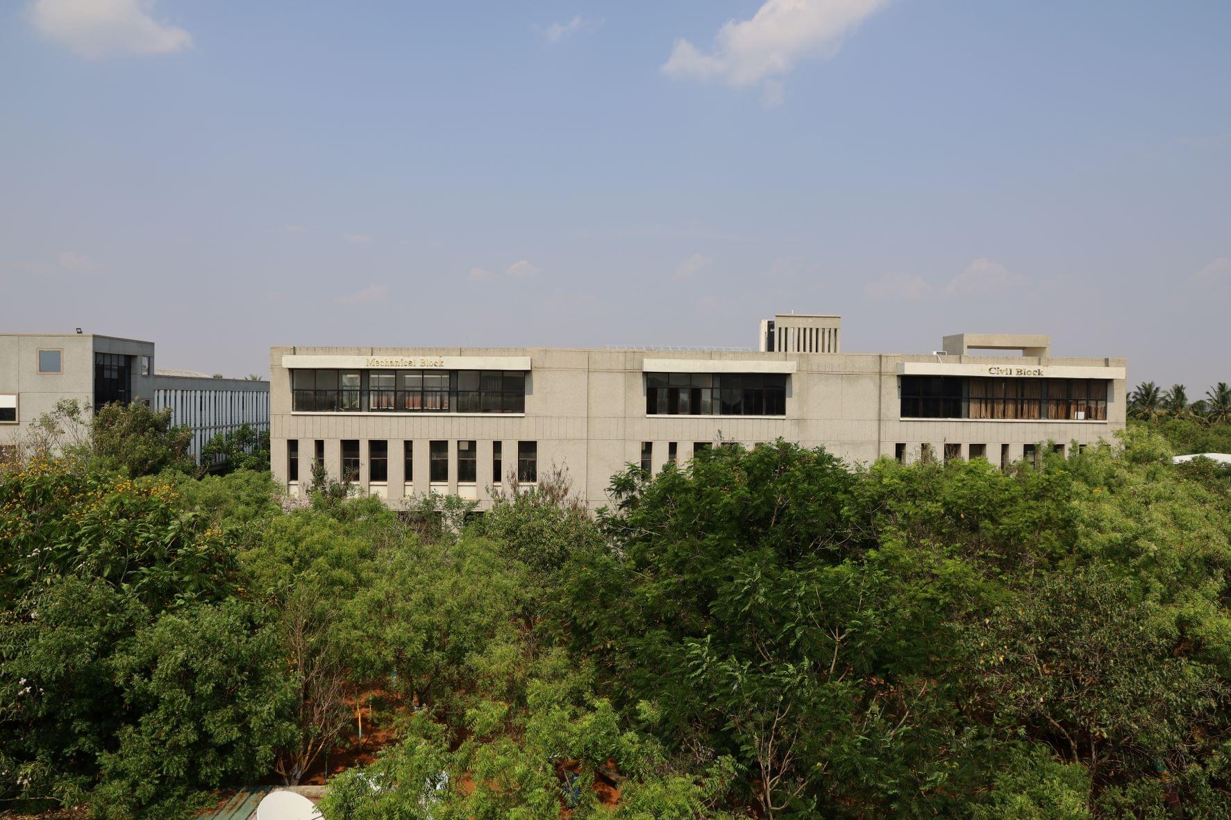 KPRIET Green Candid photo 6