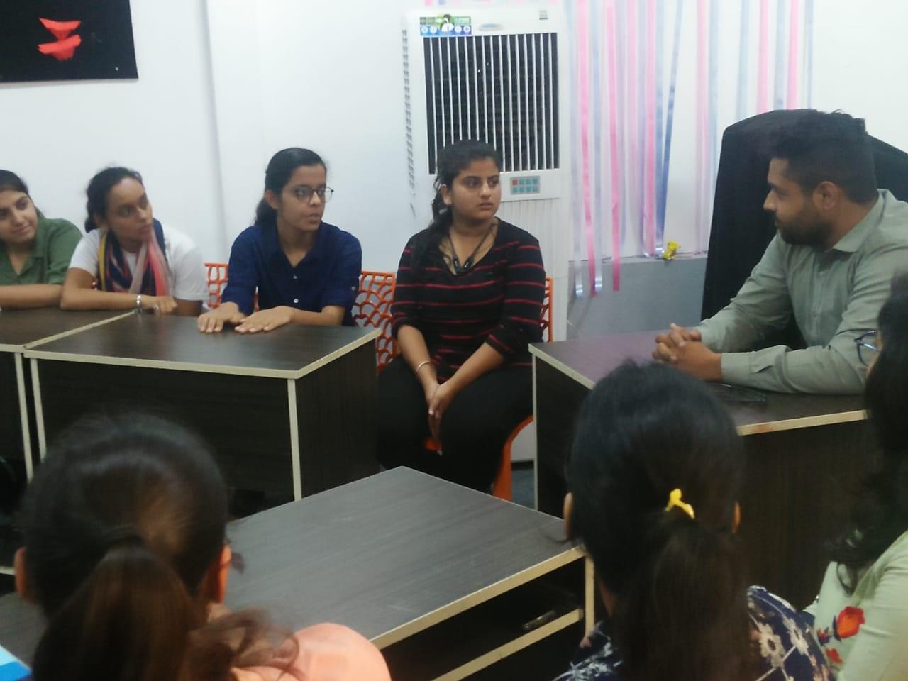 Space Institute of Design and Innovation Raipur Classroom photo 5