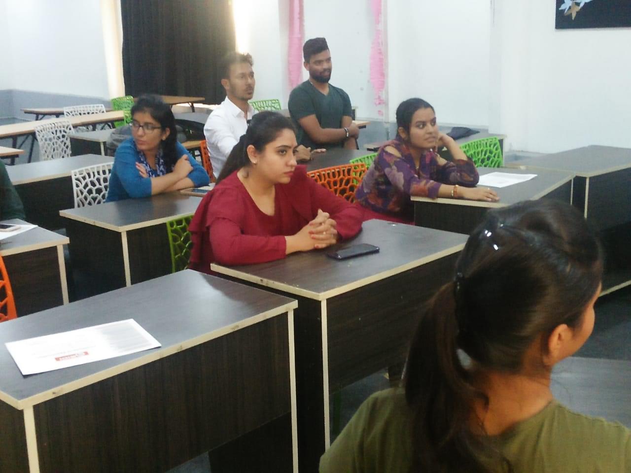 Space Institute of Design and Innovation Raipur Classroom photo 6