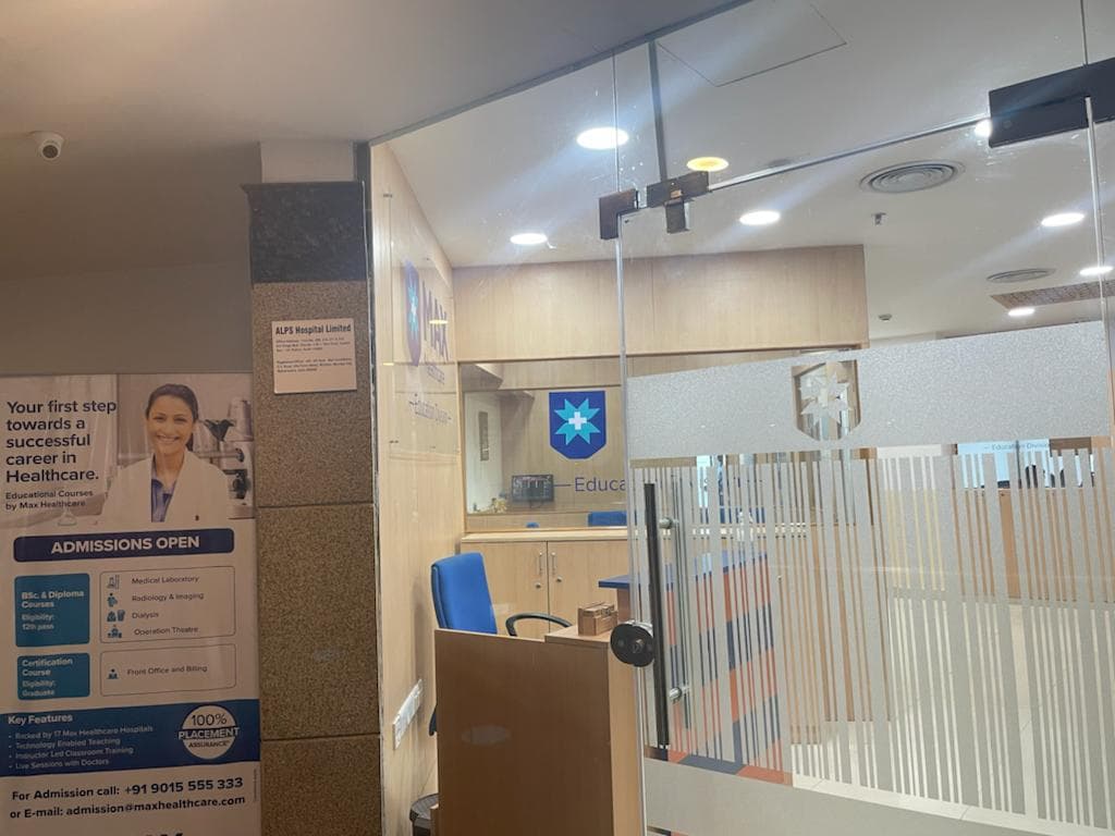 Max Healthcare Education Rohini New Delhi Infrastructure photo 29