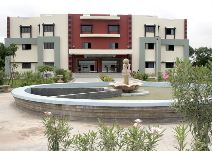 KB Raval College of Pharmacy Gandhinagar Academic Building photo 1