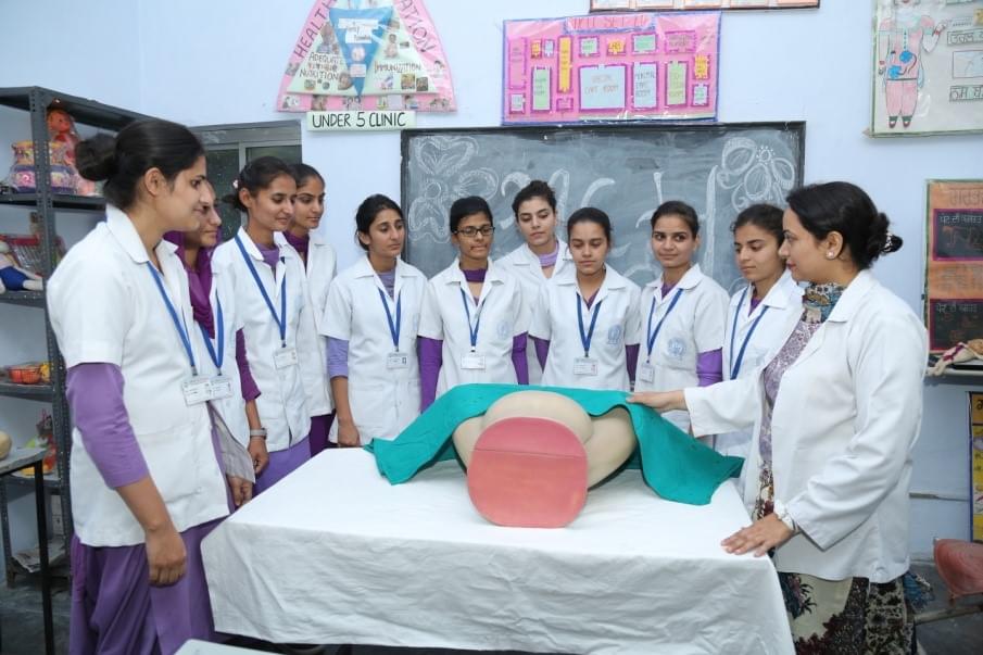 S.V. Memorial College of Nursing Amritsar College Classroom and Lab photo 8