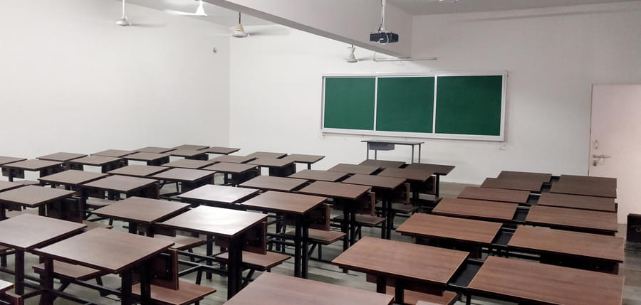 C.K. Pithawalla College of Engineering and Technology Surat Classroom photo 5