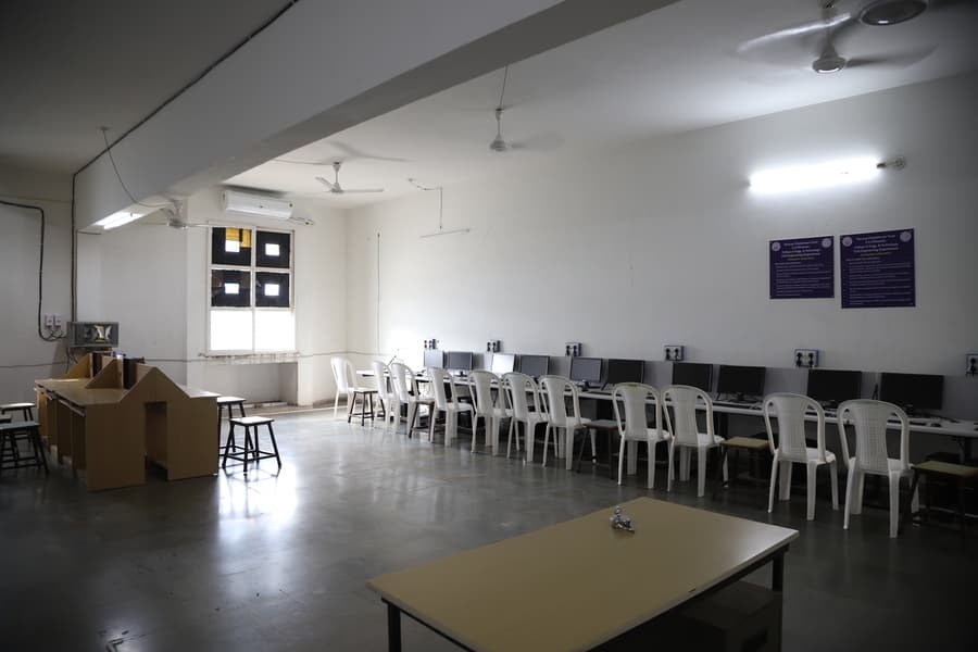 C.K. Pithawalla College of Engineering and Technology Surat Classroom photo 1