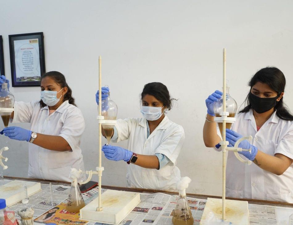 Institute of Science, Nirma University Ahmedabad College Classrooms and Labs photo 8