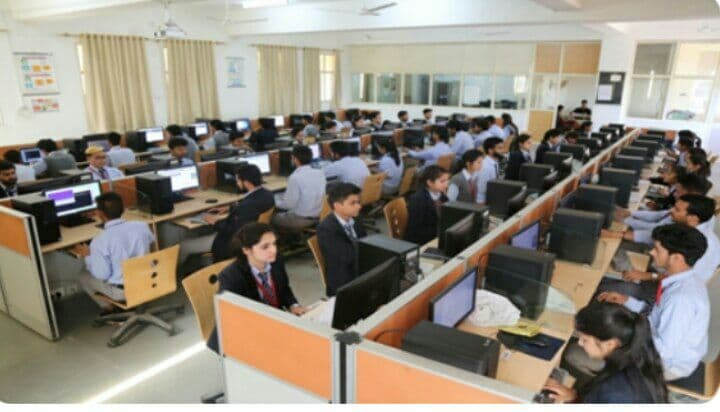 Shiva Institute of Pharmacy Bilaspur Lab photo 3