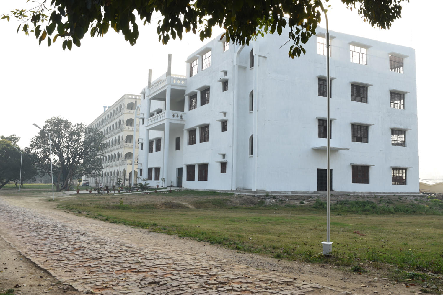 Jahangirabad Institute of Technology Barabanki Academic Building photo 4