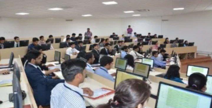 Symbiosis Centre for Management Studies Hyderabad Classroom and Building photo 1