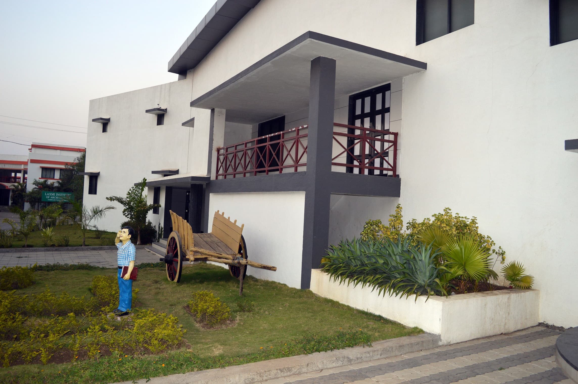 Laxmi Vidyapeeth Valsad Campus photo 7