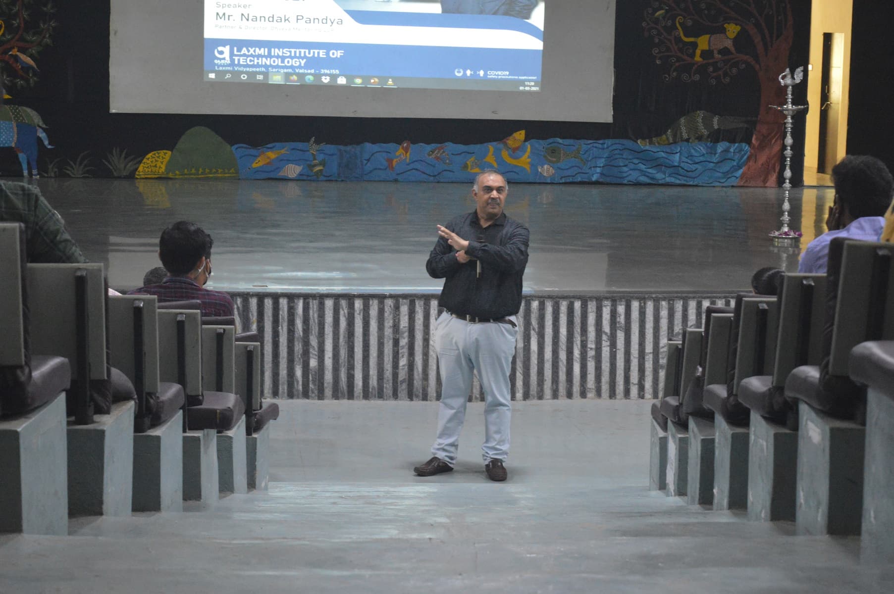 Laxmi Vidyapeeth Valsad Extra Curriculars photo 3