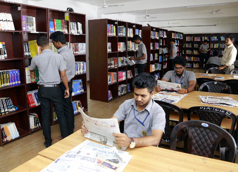 Bhavan's College Of Arts and Commerce Kochi Library photo 1
