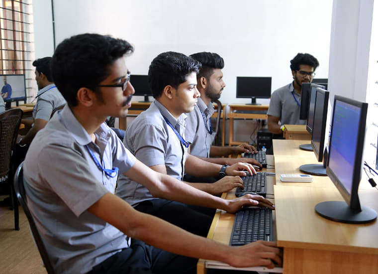 Bhavan's College Of Arts and Commerce Kochi Computer Lab photo 3