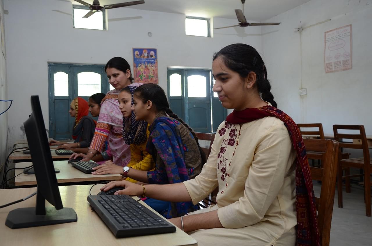 Guru Gobind Singh Khalsa College for Women Tarn Taran Infrastructure photo 3