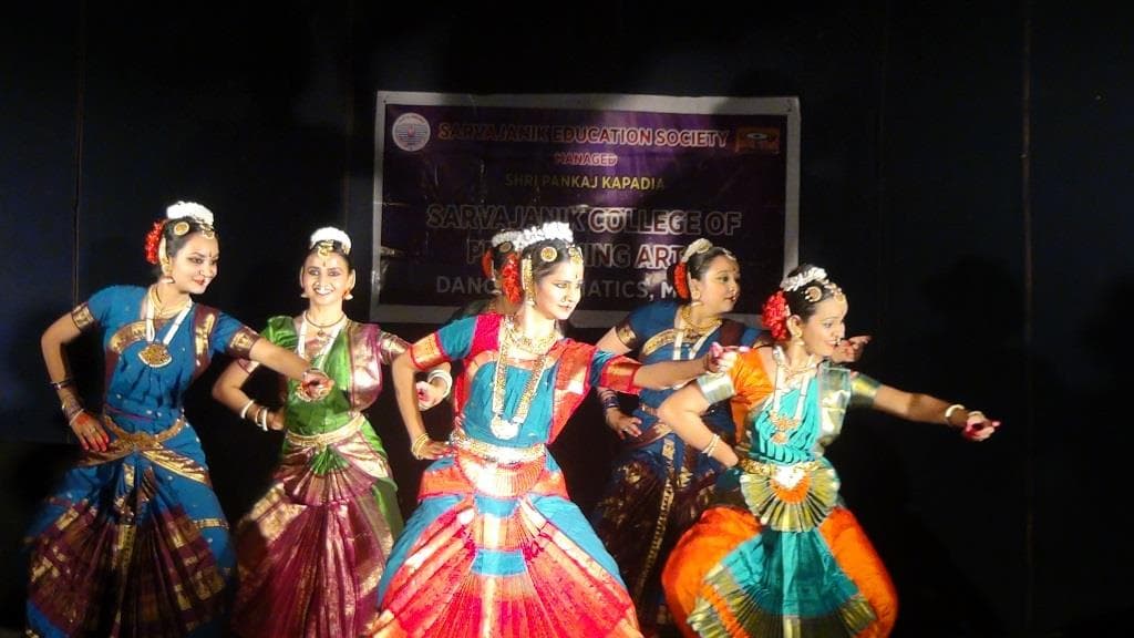 Shri Pankaj Kapadia Sarvajanik College of Performing Arts Surat Events photo 10