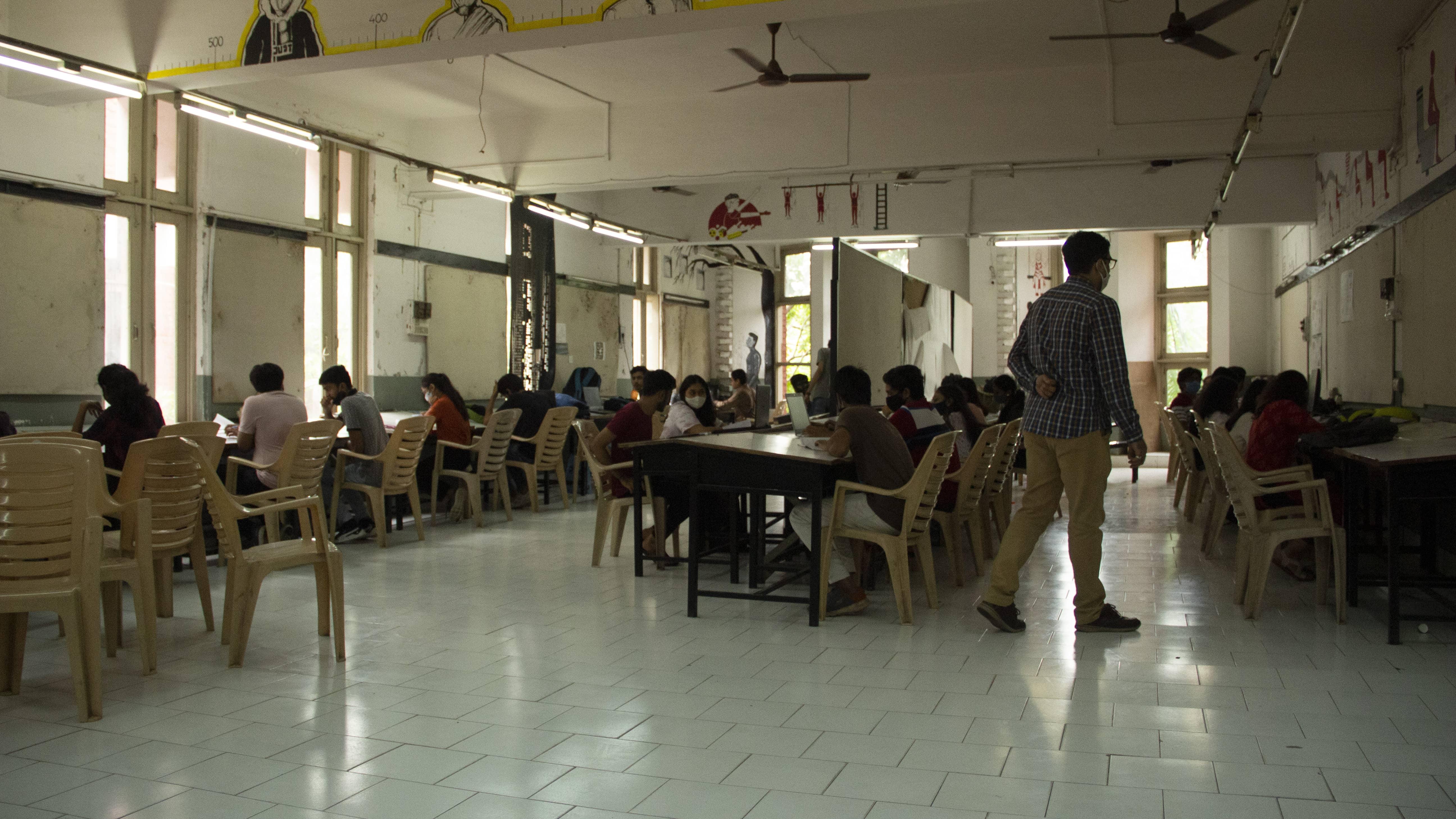 Institute of Design, Planning & Technology Surat Classroom photo 2