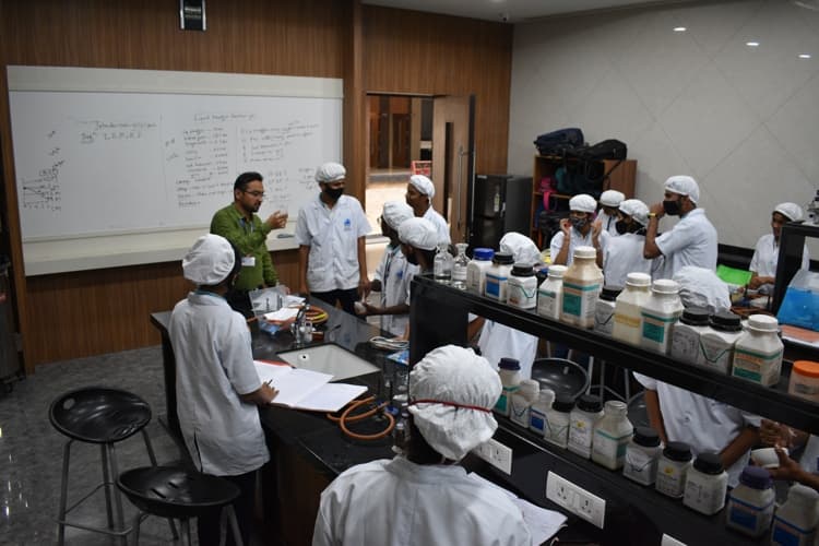 SVKM’s Institute of Pharmacy Dhule Infrastructure photo 17