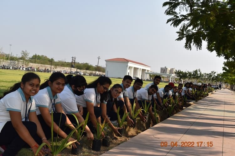 SVKM’s Institute of Pharmacy Dhule Social Activities photo 5