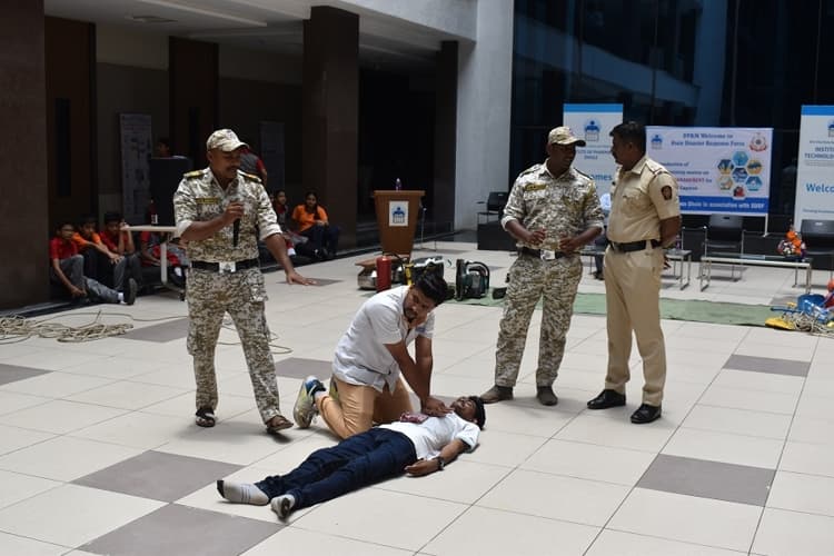 SVKM’s Institute of Pharmacy Dhule Social Activities photo 8