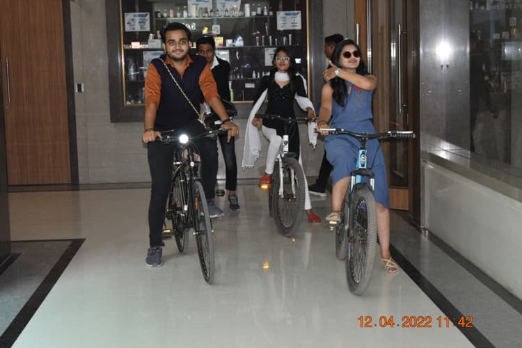 SVKM’s Institute of Pharmacy Dhule Women Forum photo 3