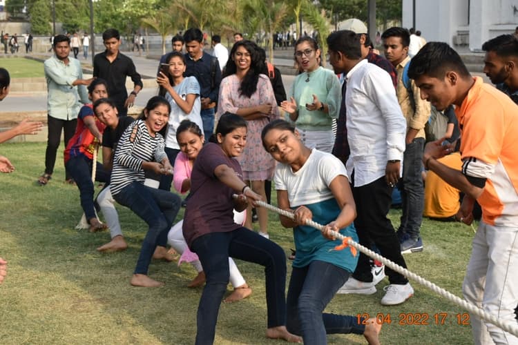 SVKM’s Institute of Pharmacy Dhule Women Forum photo 5