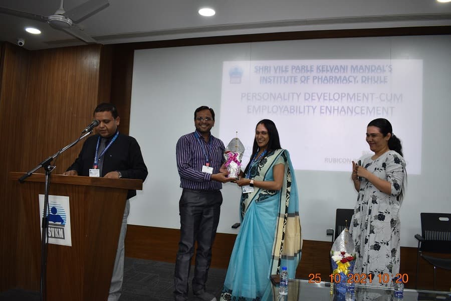 SVKM’s Institute of Pharmacy Dhule Placement Training Sessions photo 8