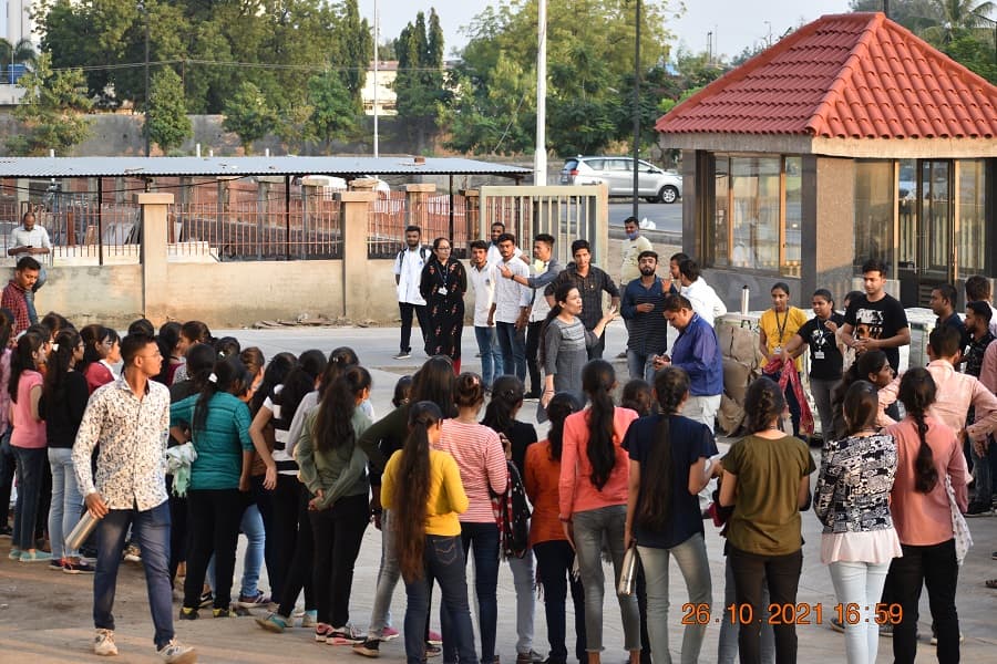 SVKM’s Institute of Pharmacy Dhule Placement Training Sessions photo 10