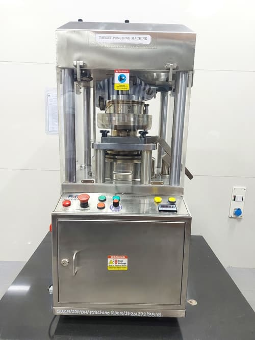 SVKM’s Institute of Pharmacy Dhule Instruments photo 1