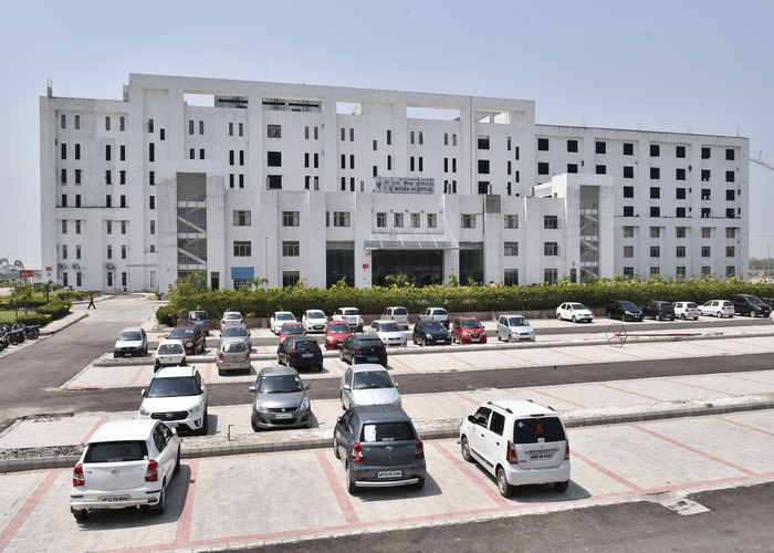 T.S.Mishra University Lucknow College Infrastructure photo 1