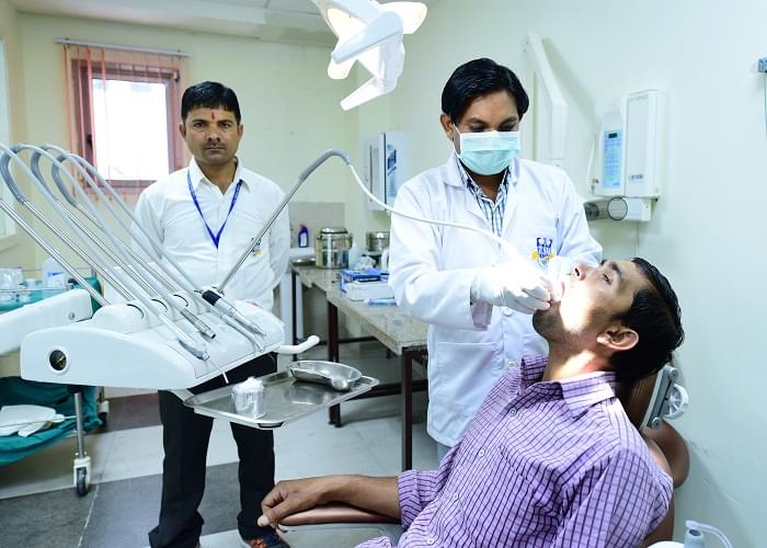 T.S.Mishra University Lucknow Departments and Facilities photo 2