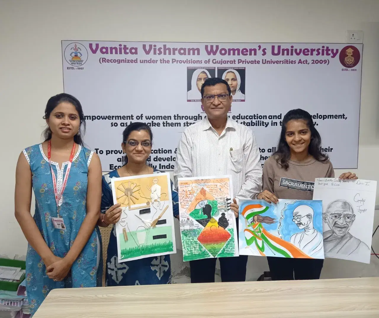 Vanita Vishram Women'S University Surat College Album photo 9