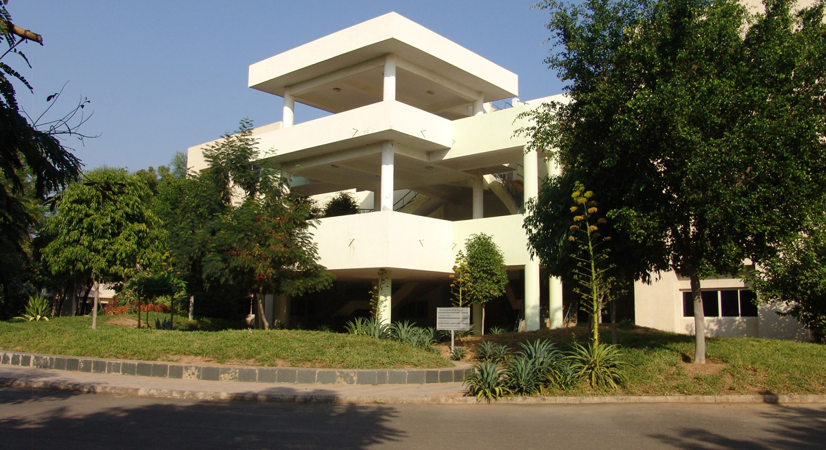 Dhirubhai Ambani University (formerly DAIICT) Campus photo 12