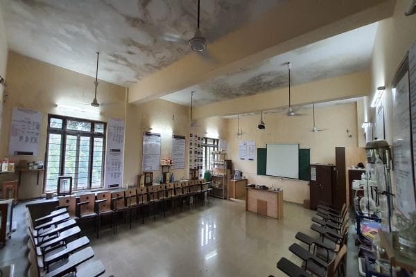 Lalitaben Ramniklal Shah Homoeopathy College Rajkot Infrastructure photo 6